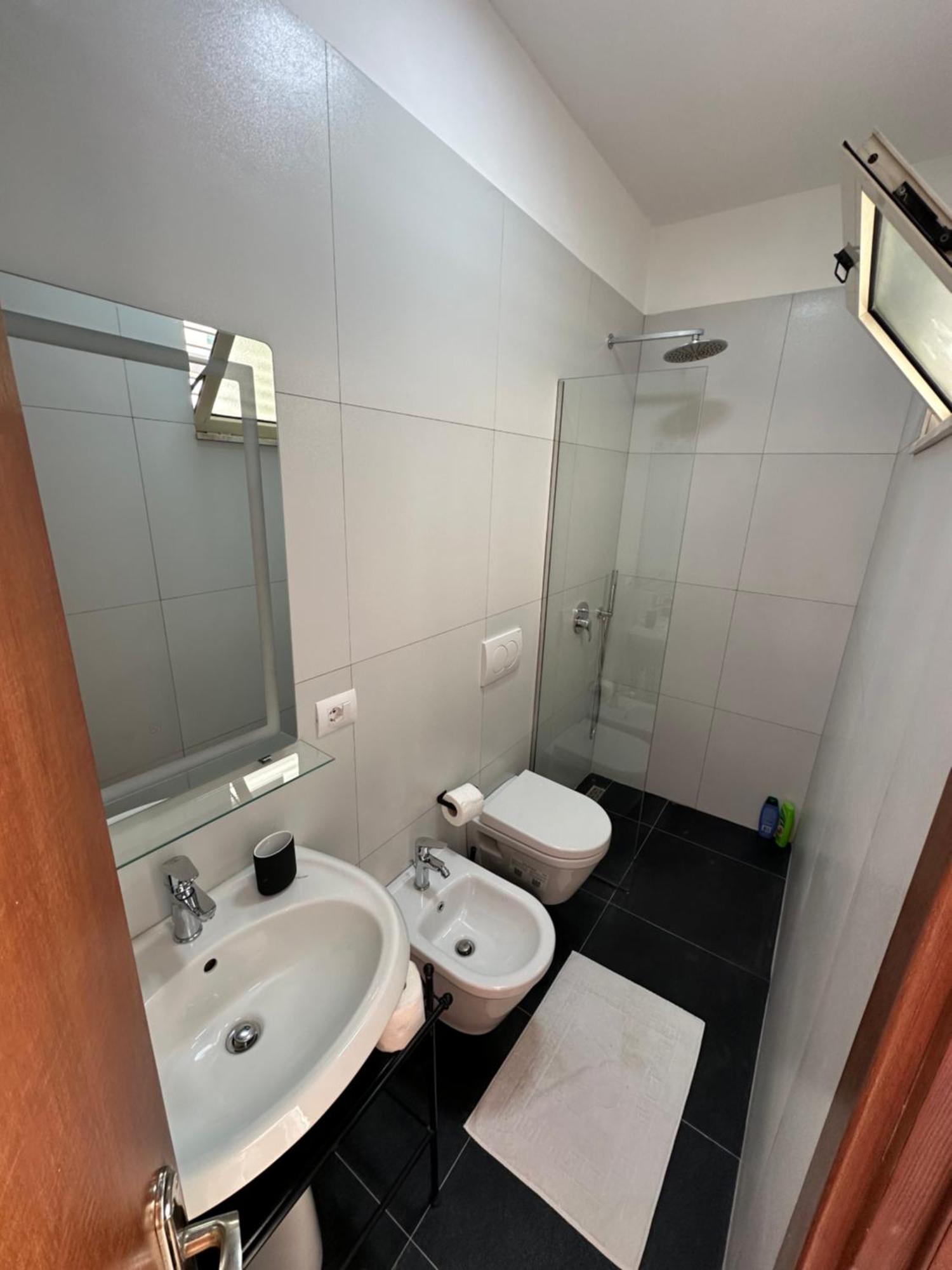 New Bazaar Studios Tiran Dış mekan fotoğraf